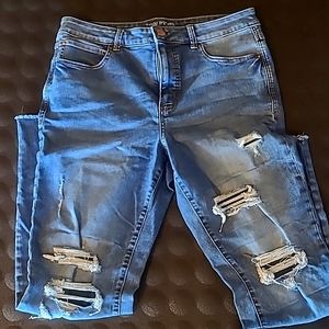 Matrices, ever flex, high rise jeans. Used and in good condition.